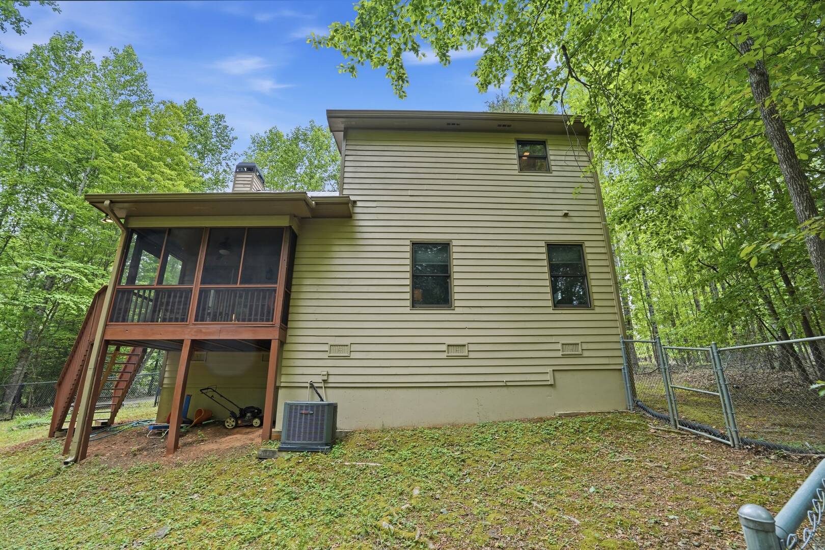 1060 Rocktree Rd. Dahlonega, GA 30533