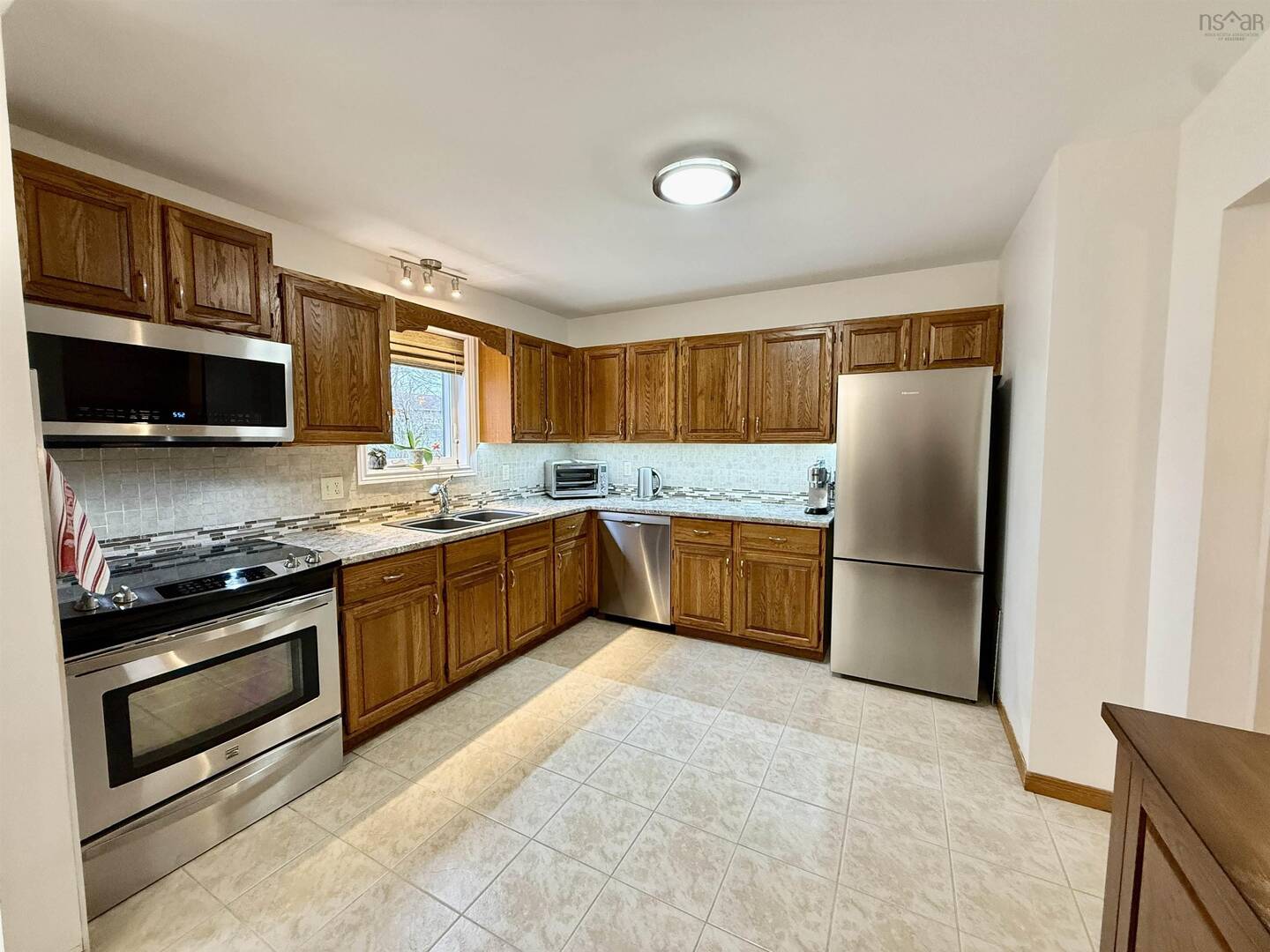 7 Venice Dartmouth, NS B2X3K2