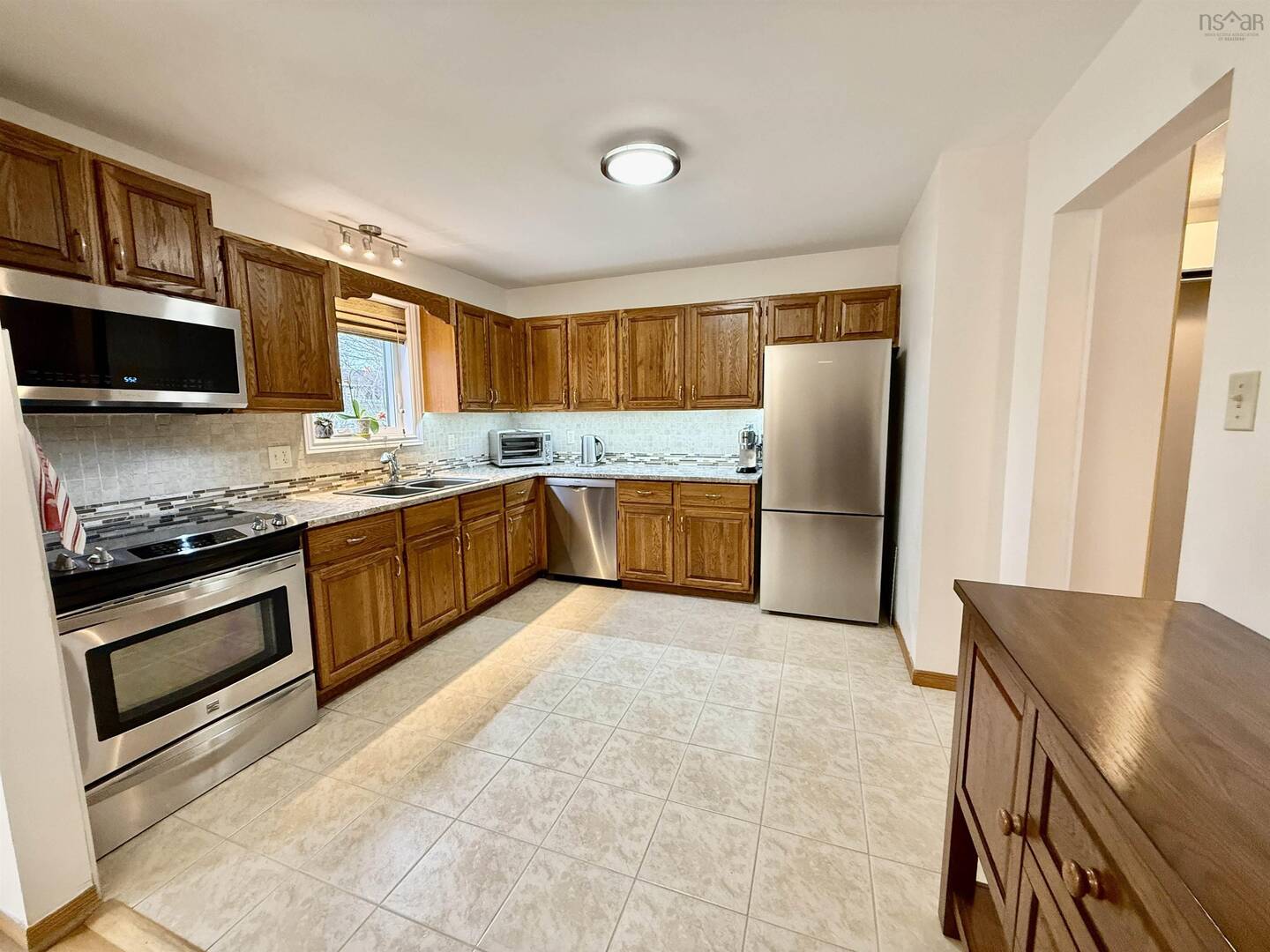 7 Venice Dartmouth, NS B2X3K2