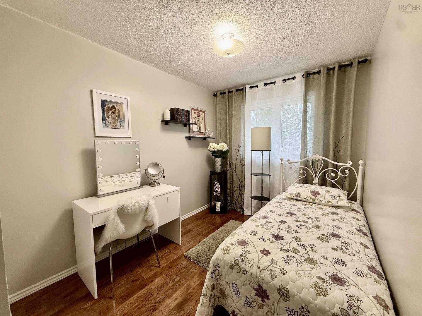 7 Venice Dartmouth, NS B2X3K2