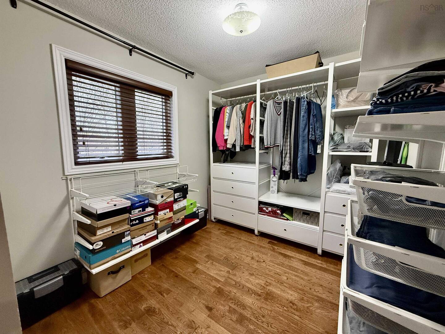 7 Venice Dartmouth, NS B2X3K2