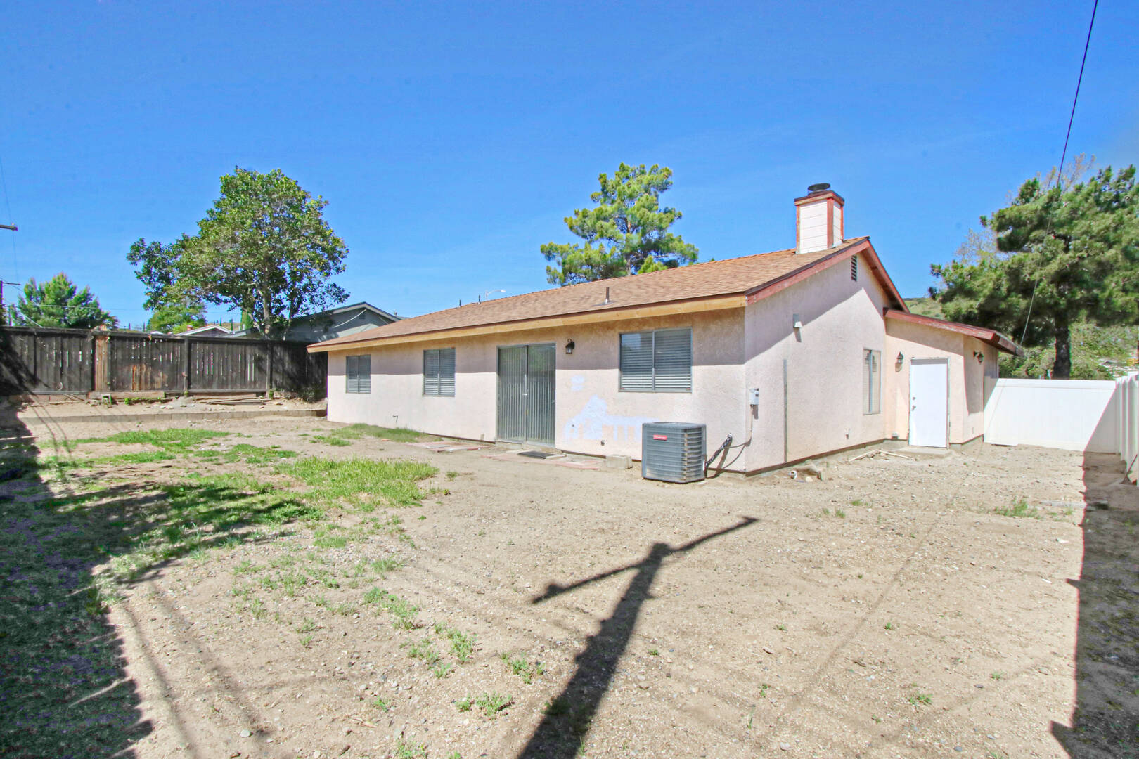 1142 W King St Banning, CA 92220