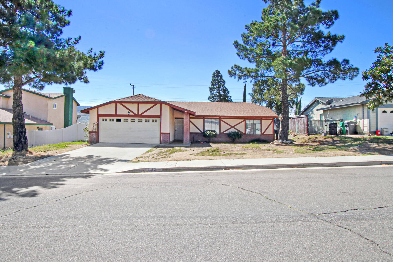 1142 W King St Banning, CA 92220