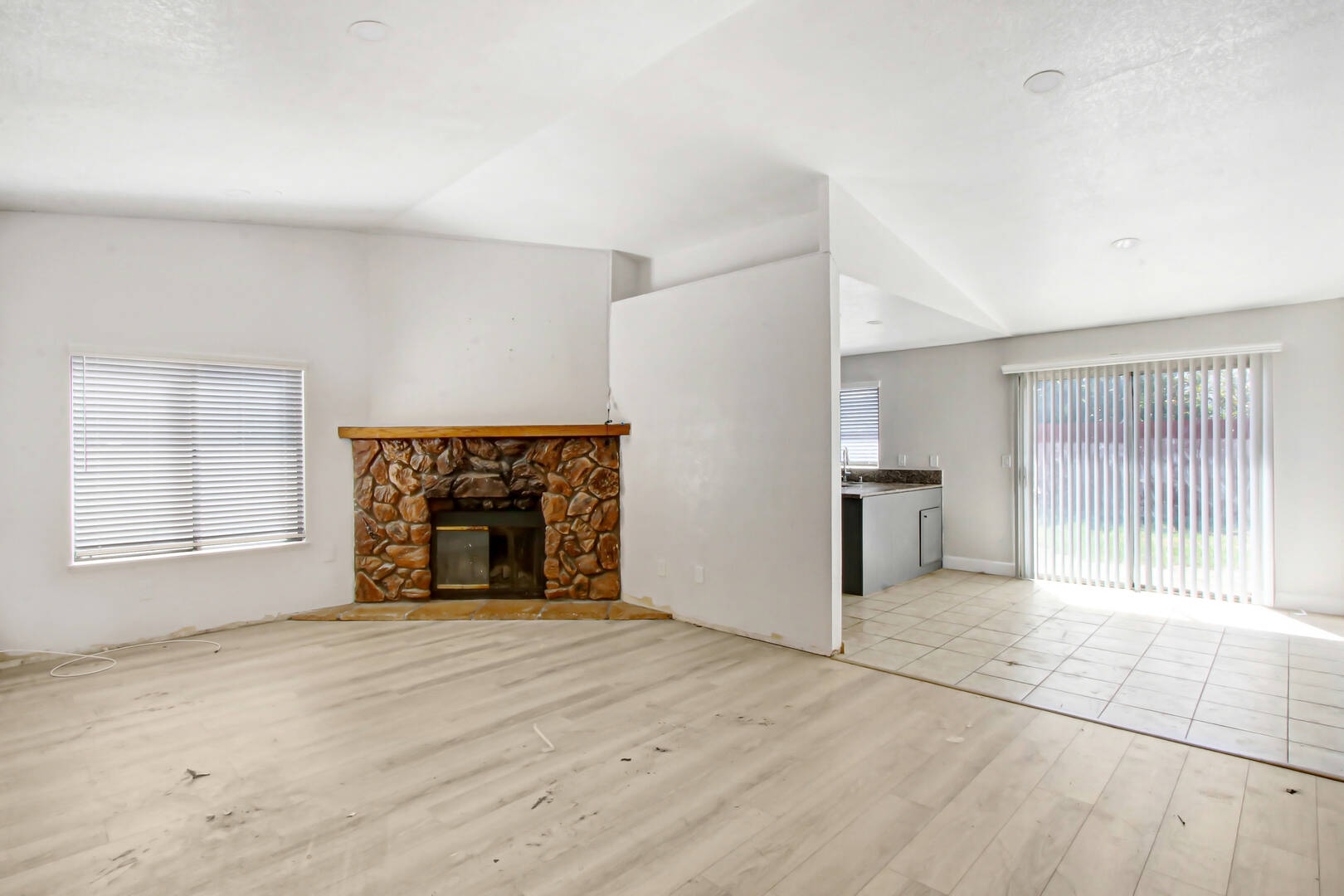 1142 W King St Banning, CA 92220