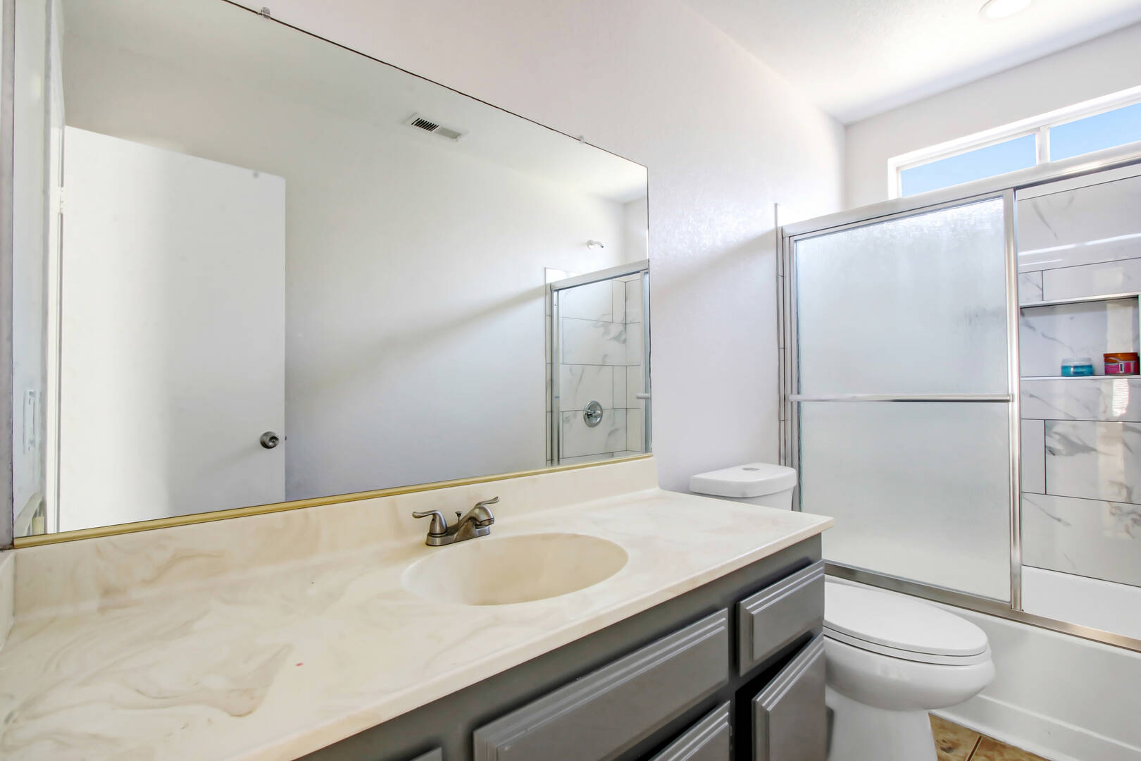 1142 W King St Banning, CA 92220