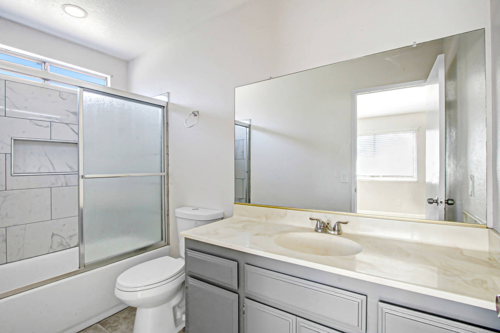 1142 W King St Banning, CA 92220