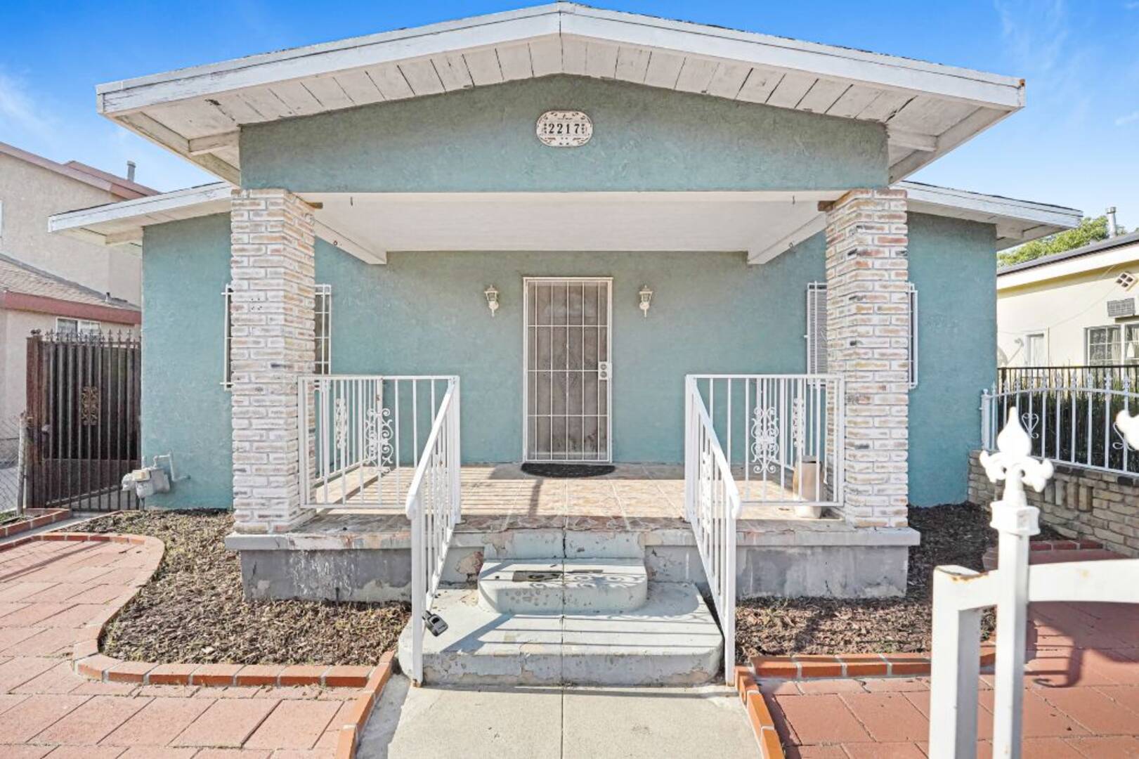 2217 Mortimer Ave Huntington Park, CA 90255