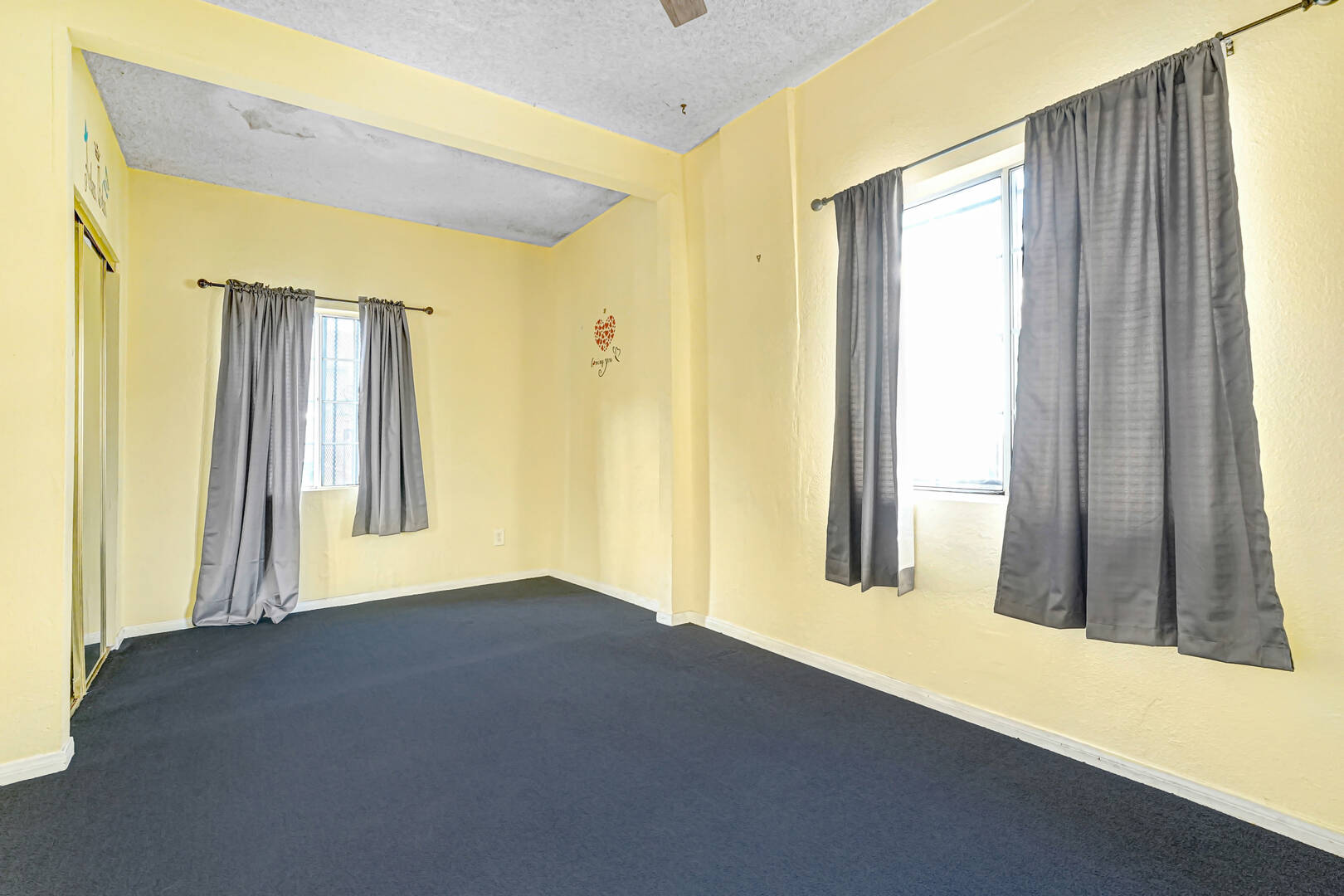 2217 Mortimer Ave Huntington Park, CA 90255