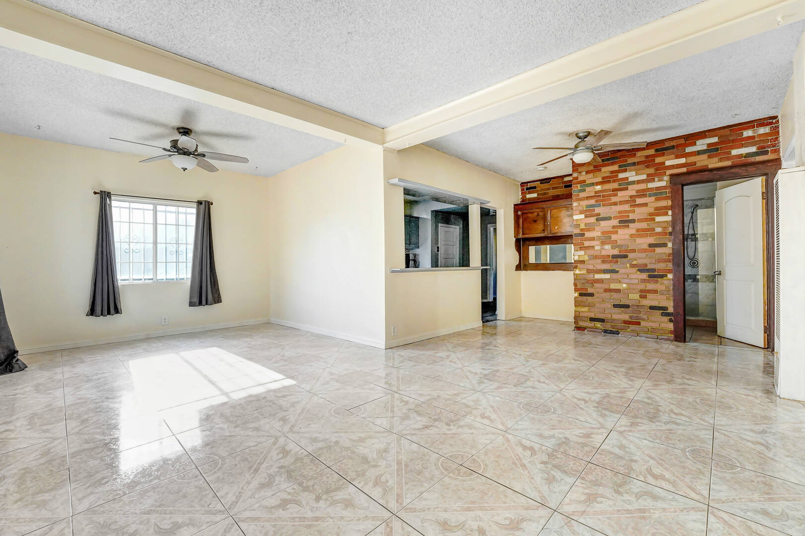 2217 Mortimer Ave Huntington Park, CA 90255