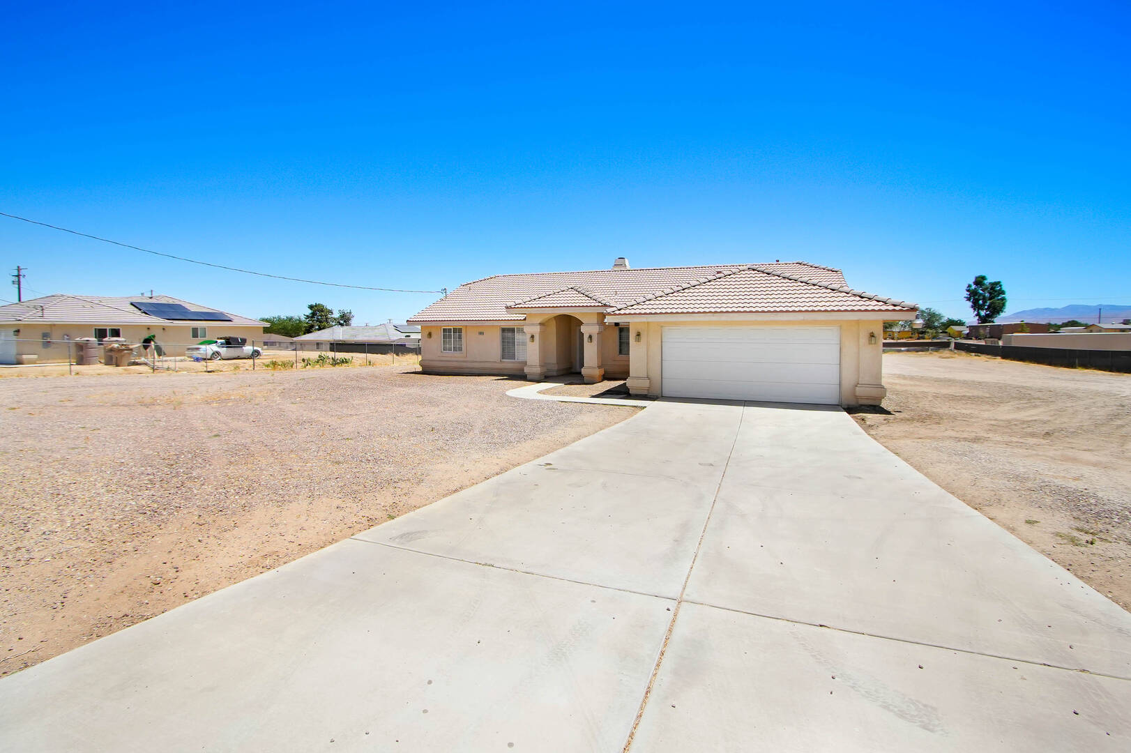11949 Hawthorne Ave Hesperia, CA 92345