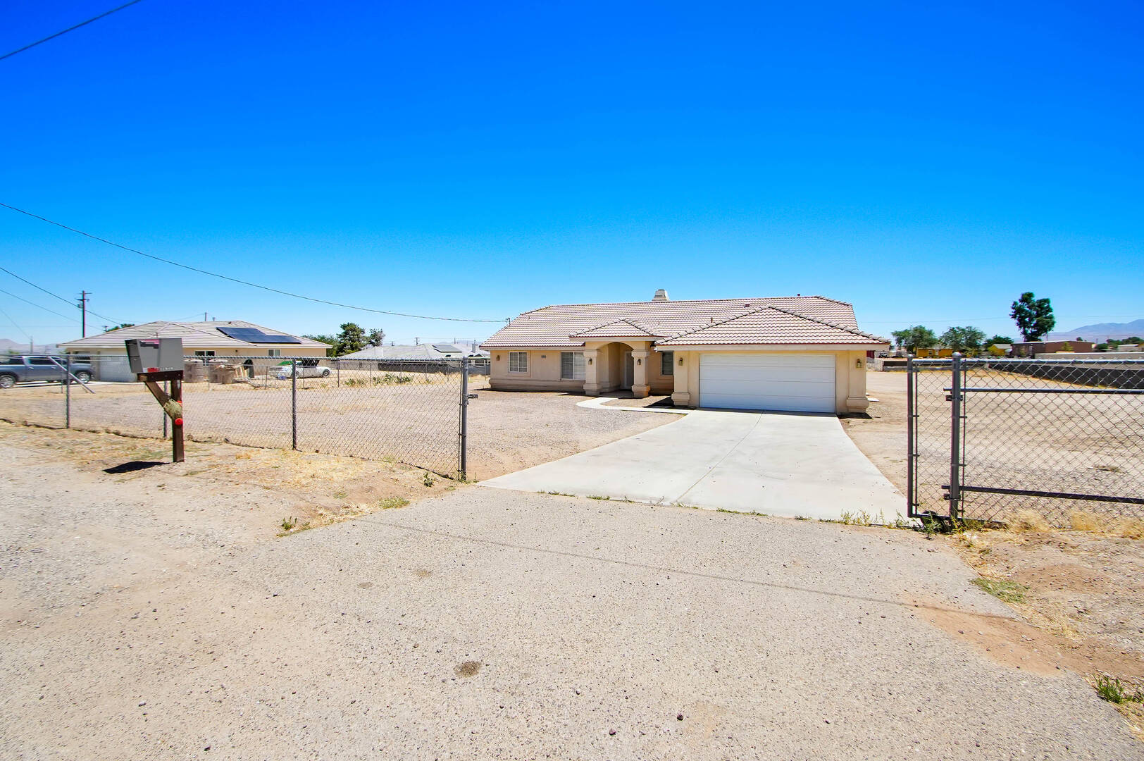 11949 Hawthorne Ave Hesperia, CA 92345