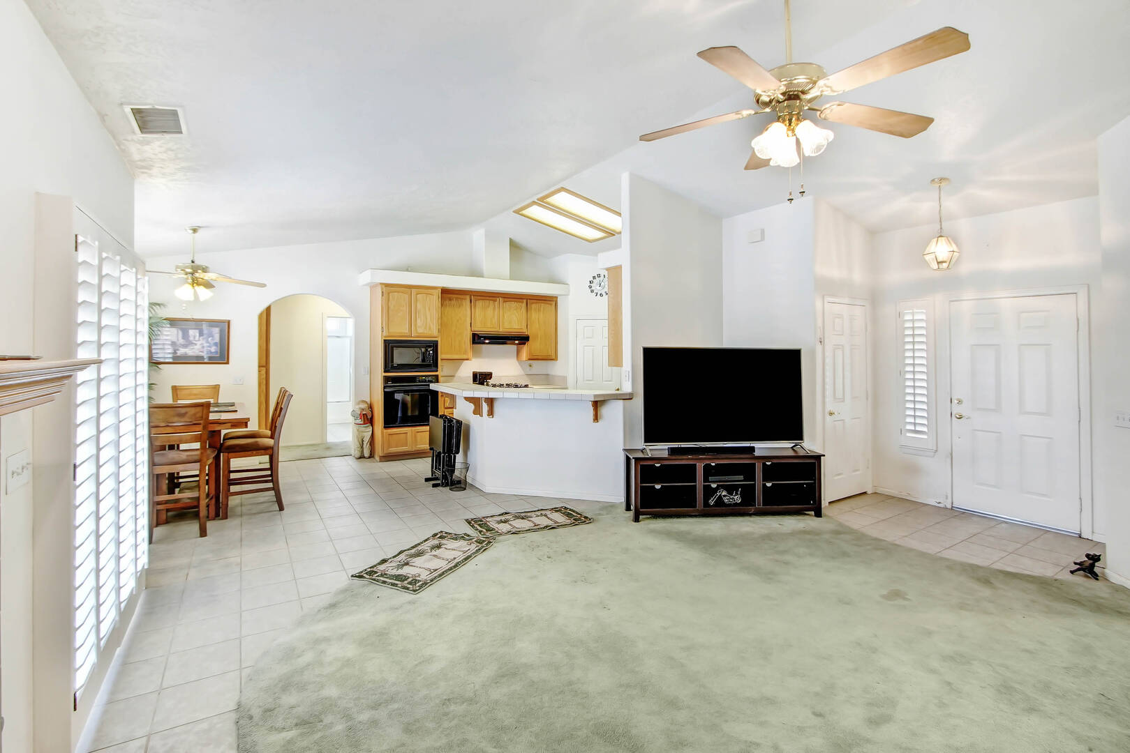 11949 Hawthorne Ave Hesperia, CA 92345