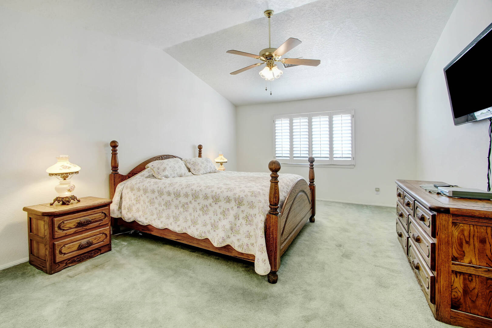 11949 Hawthorne Ave Hesperia, CA 92345