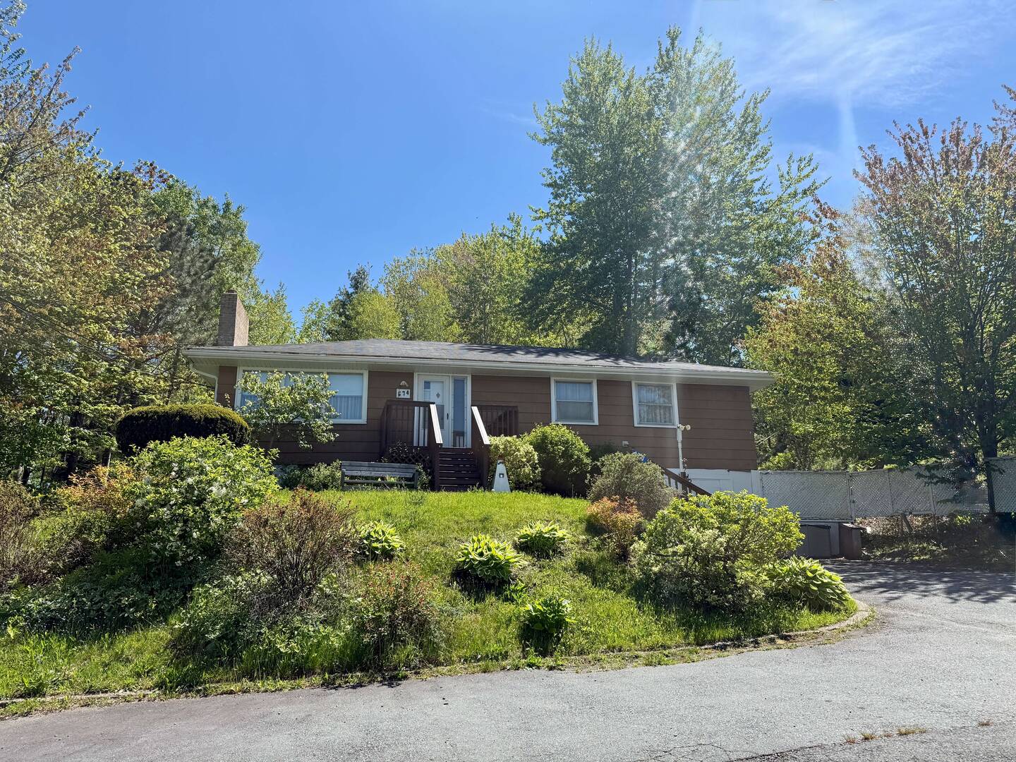 674 Hammonds Plains Rd Bedford, NS B4B1A7