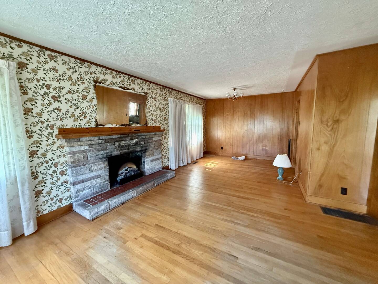 674 Hammonds Plains Rd Bedford, NS B4B1A7