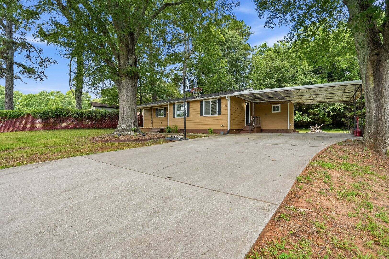 4130 McClure Drive Oakwood, GA 30566