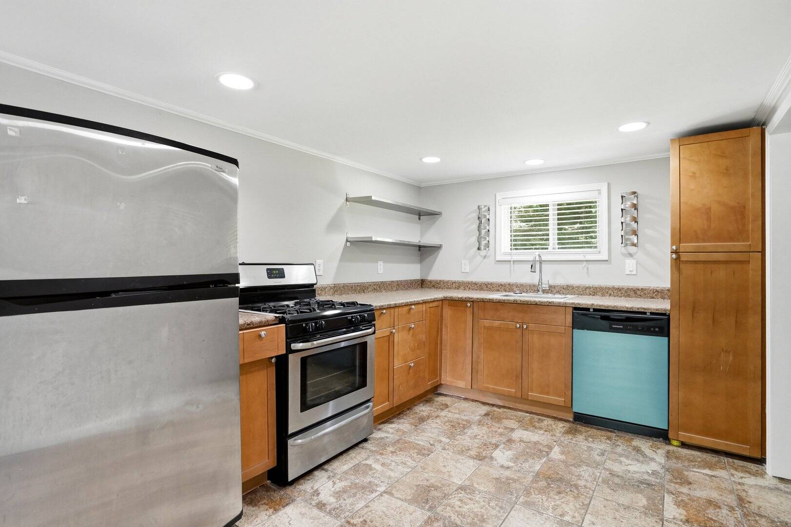 4130 McClure Drive Oakwood, GA 30566
