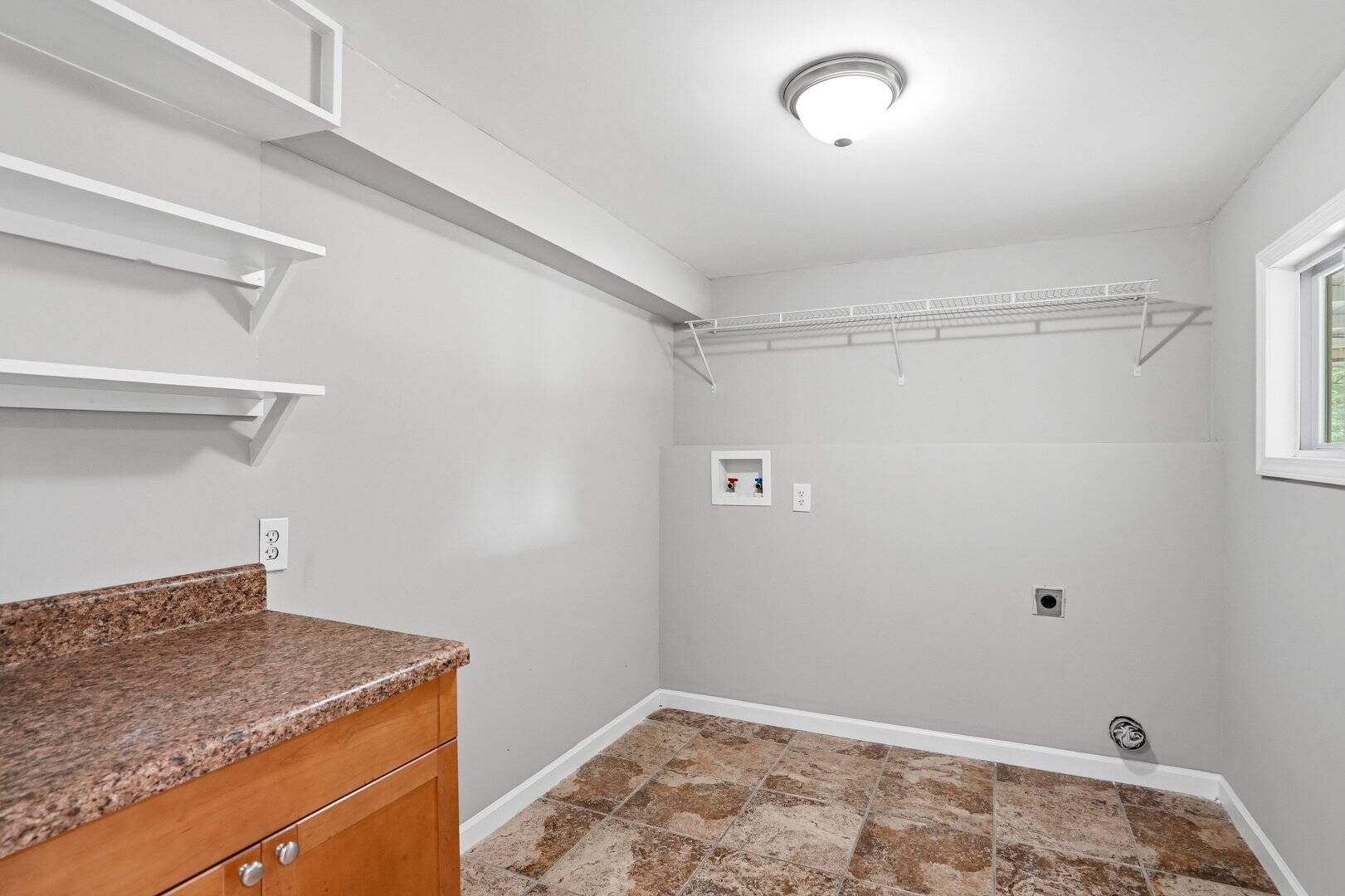 4130 McClure Drive Oakwood, GA 30566