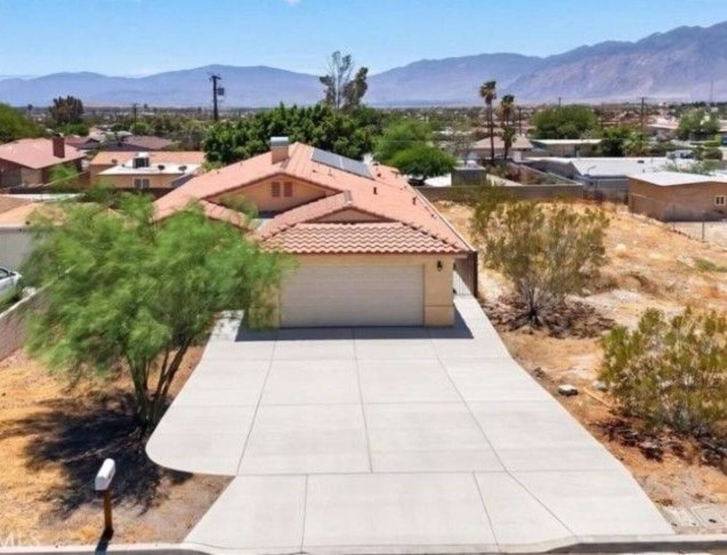 66055 4th St Desert Hot Springs, CA 92240