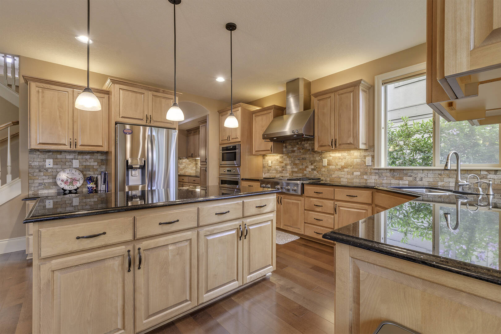 16726 NW Vetter Dr Portland, OR 97229
