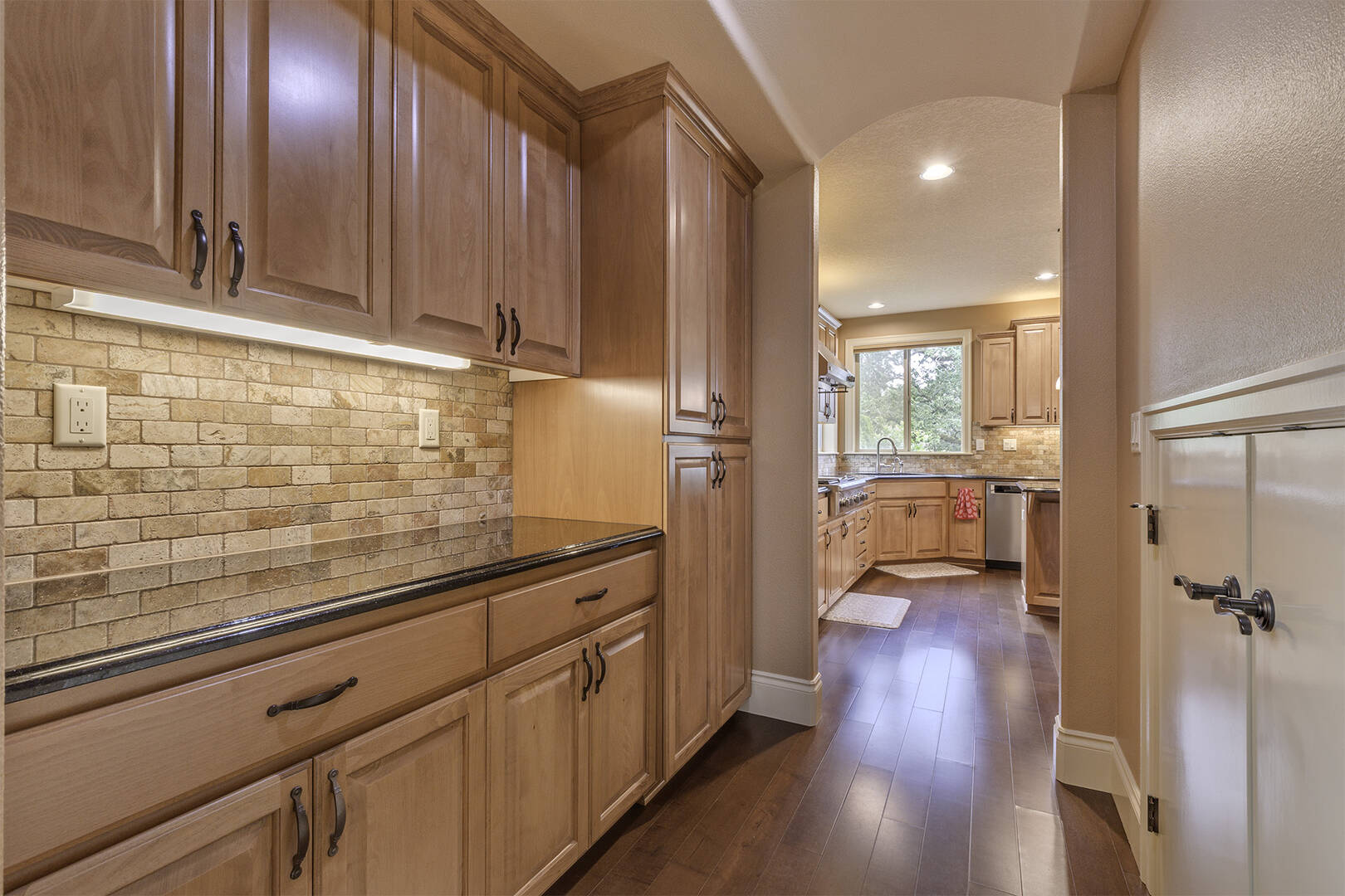 16726 NW Vetter Dr Portland, OR 97229