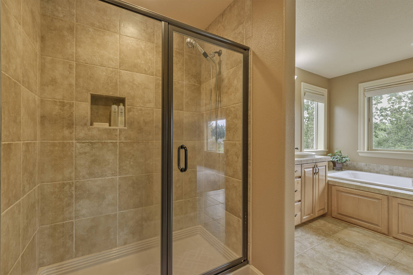 16726 NW Vetter Dr Portland, OR 97229