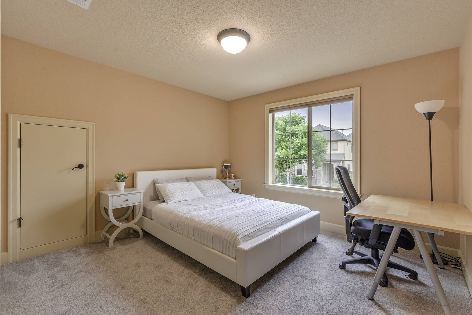 16726 NW Vetter Dr Portland, OR 97229
