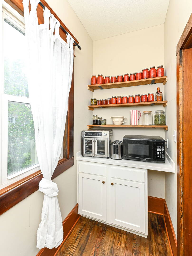 232 E State St Pendleton, IN 46064