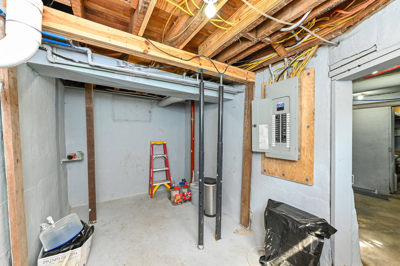232 E State St Pendleton, IN 46064