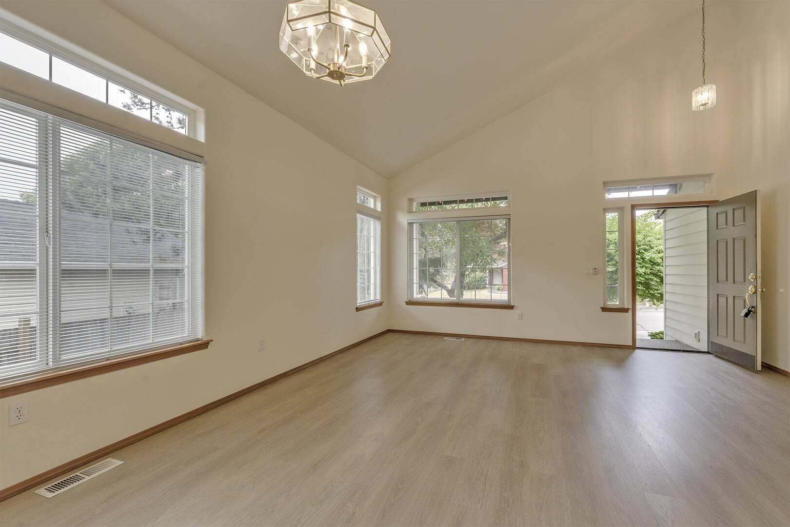 165 NE Cory St Hillsboro, OR 97124