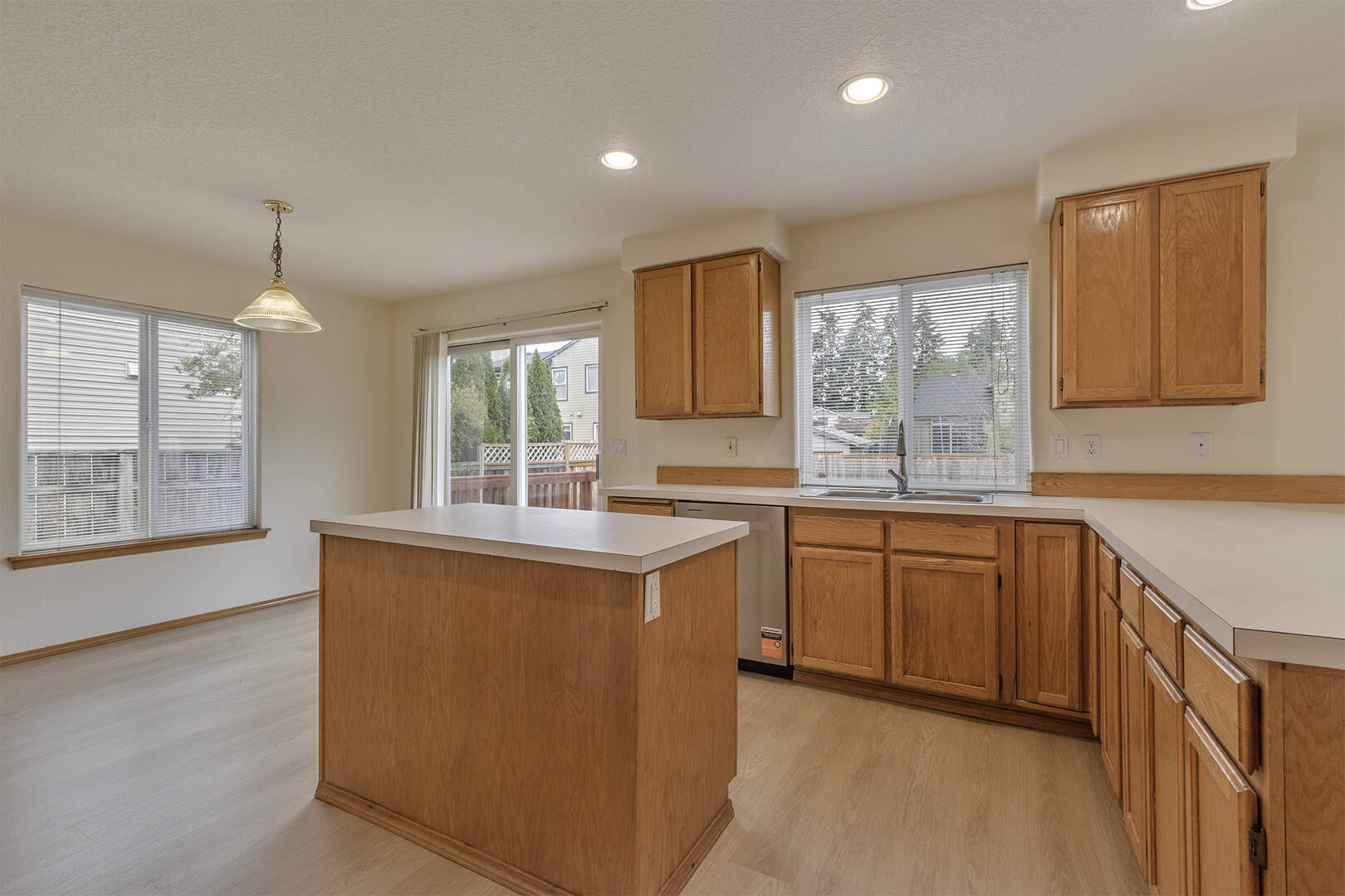 165 NE Cory St Hillsboro, OR 97124