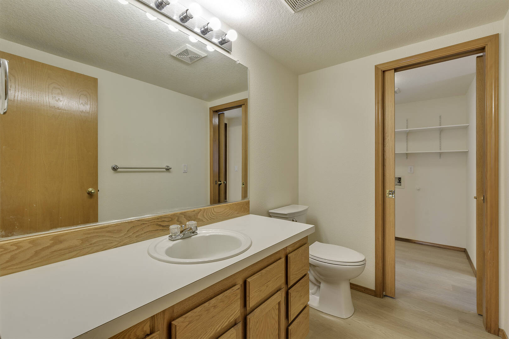 165 NE Cory St Hillsboro, OR 97124