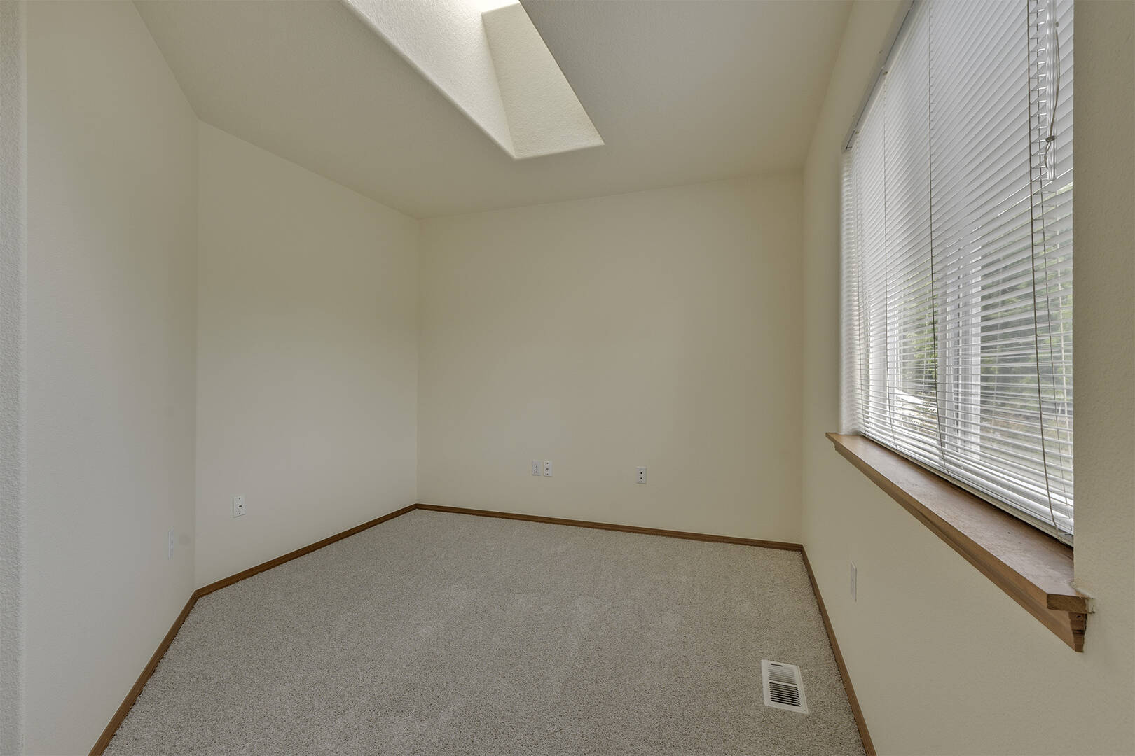 165 NE Cory St Hillsboro, OR 97124