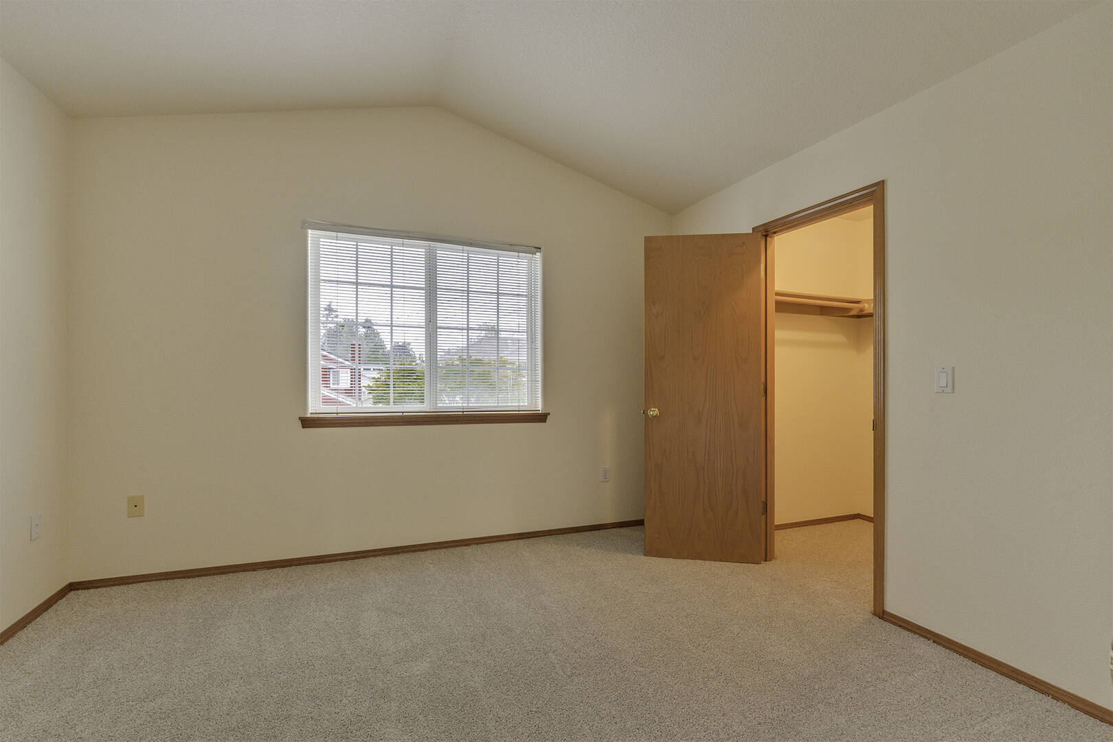 165 NE Cory St Hillsboro, OR 97124