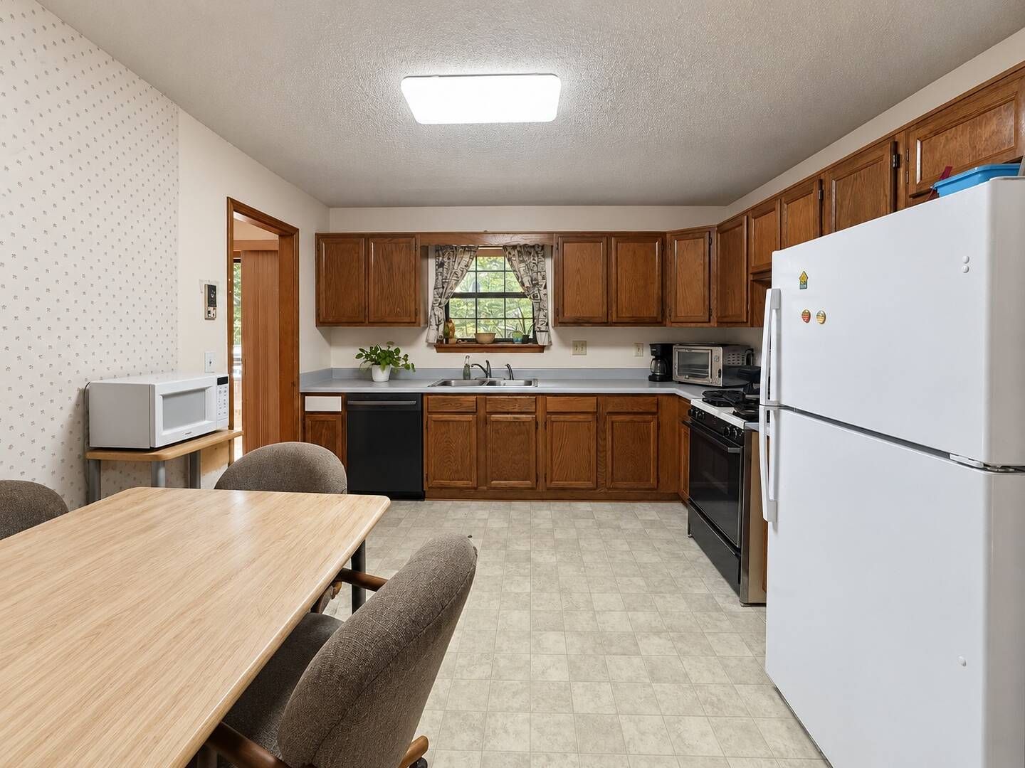 3893 Nowlin Rd NW Kennesaw, GA 30144