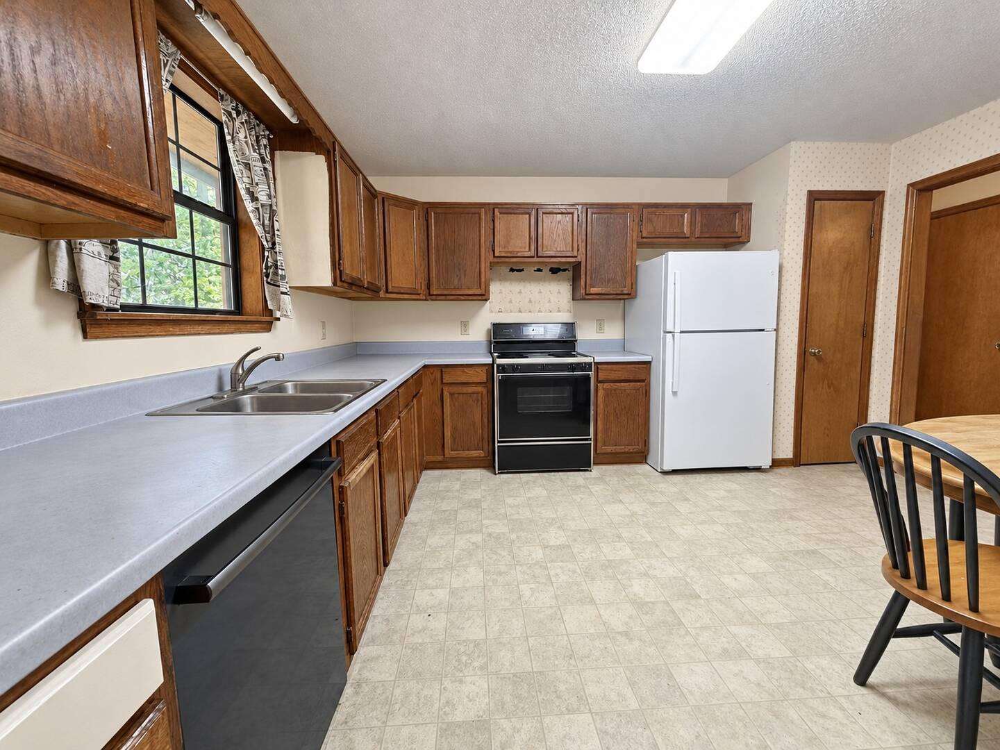 3893 Nowlin Rd NW Kennesaw, GA 30144