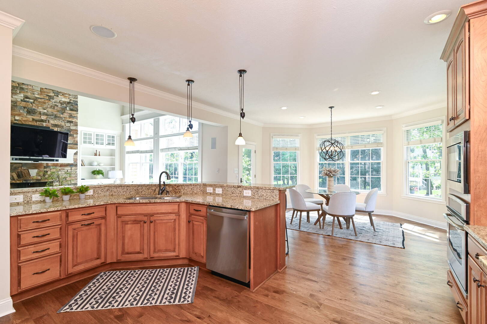14263 Hearthwood Dr Fishers, IN 46040