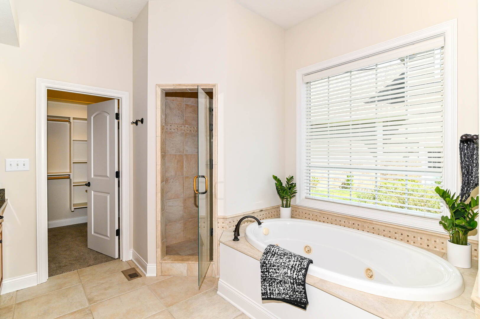 14263 Hearthwood Dr Fishers, IN 46040