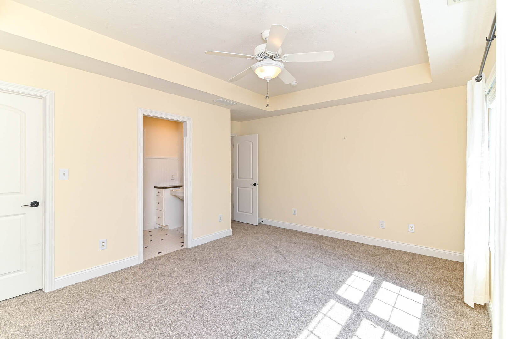 14263 Hearthwood Dr Fishers, IN 46040
