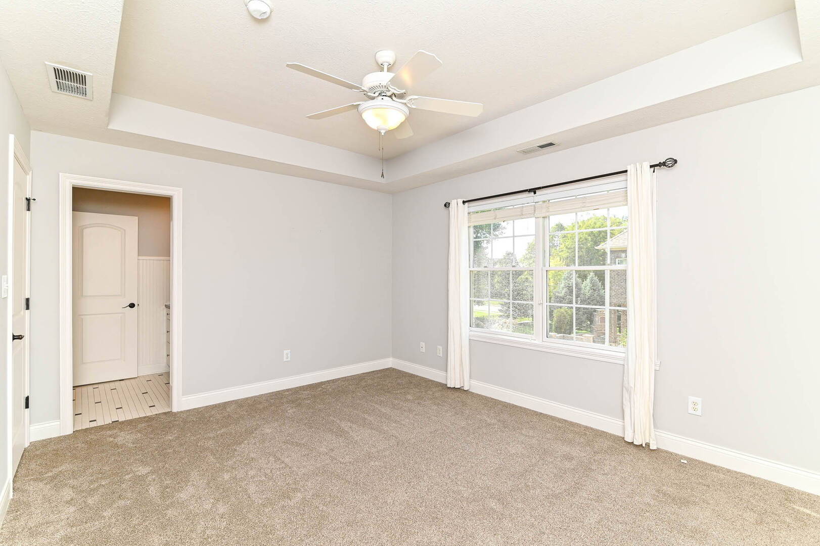 14263 Hearthwood Dr Fishers, IN 46040