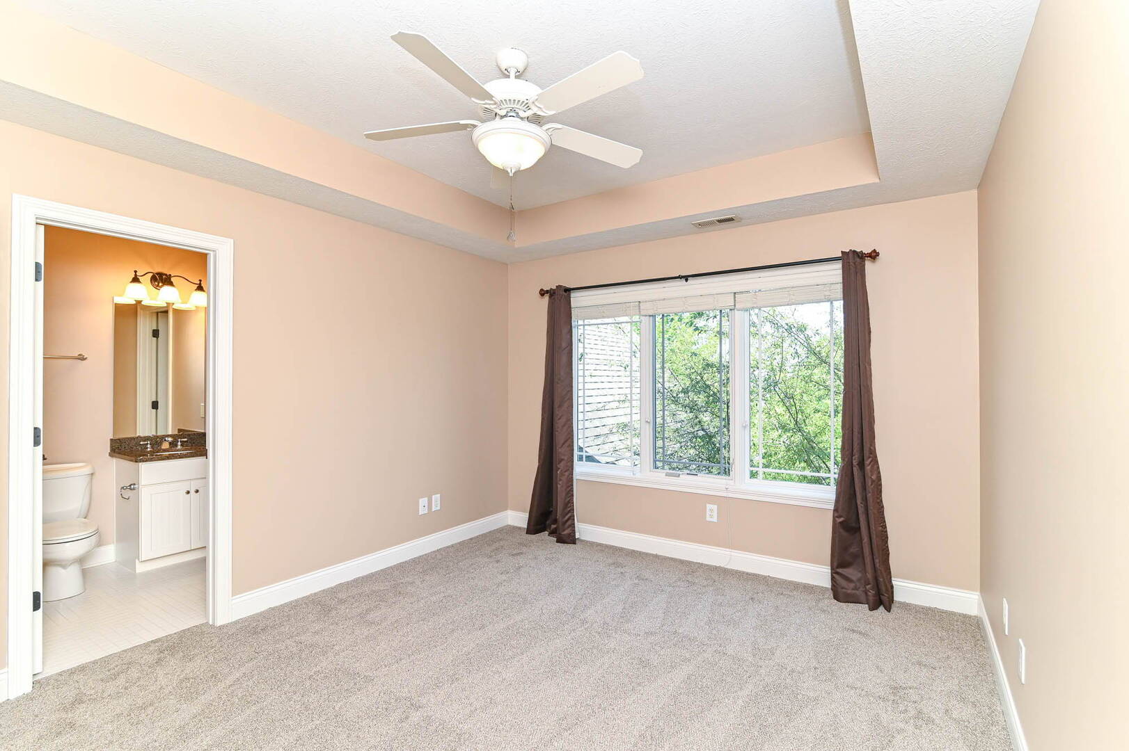 14263 Hearthwood Dr Fishers, IN 46040