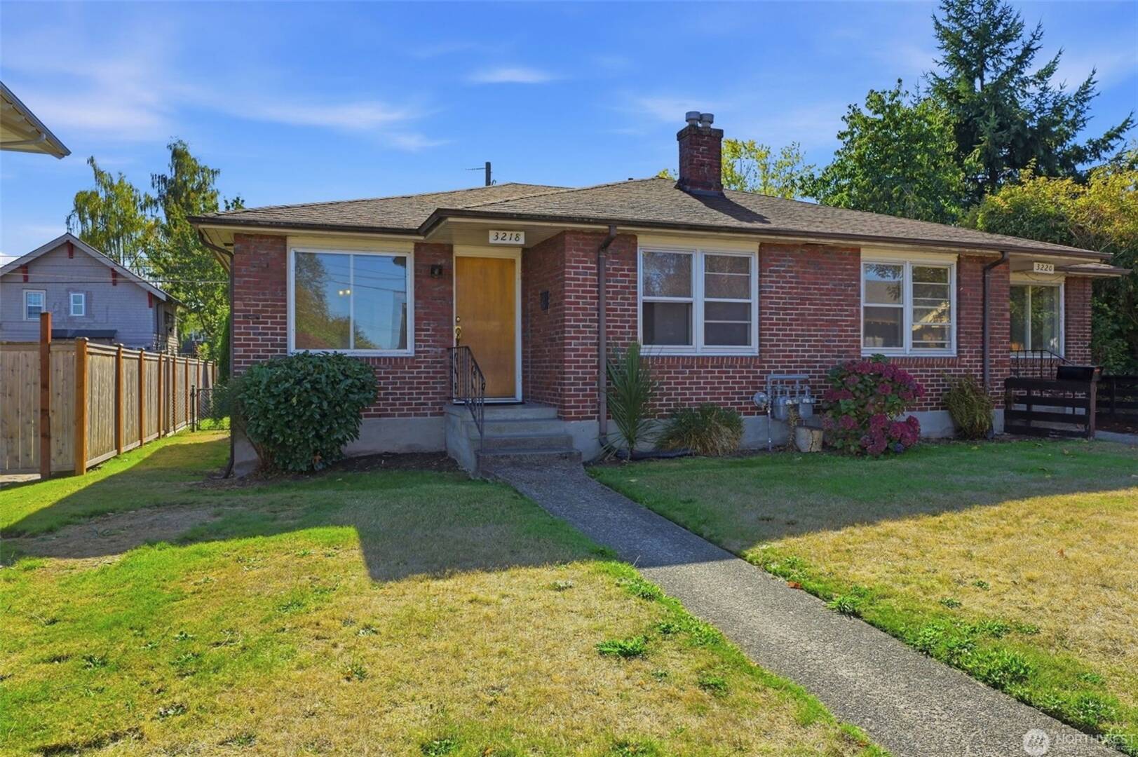 3218 3220 N 21st St Tacoma, WA 98406