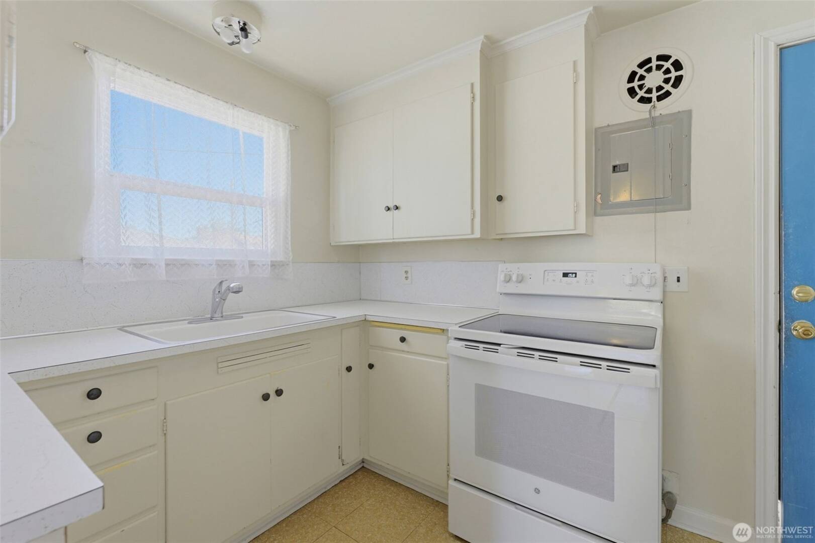 3218 3220 N 21st St Tacoma, WA 98406