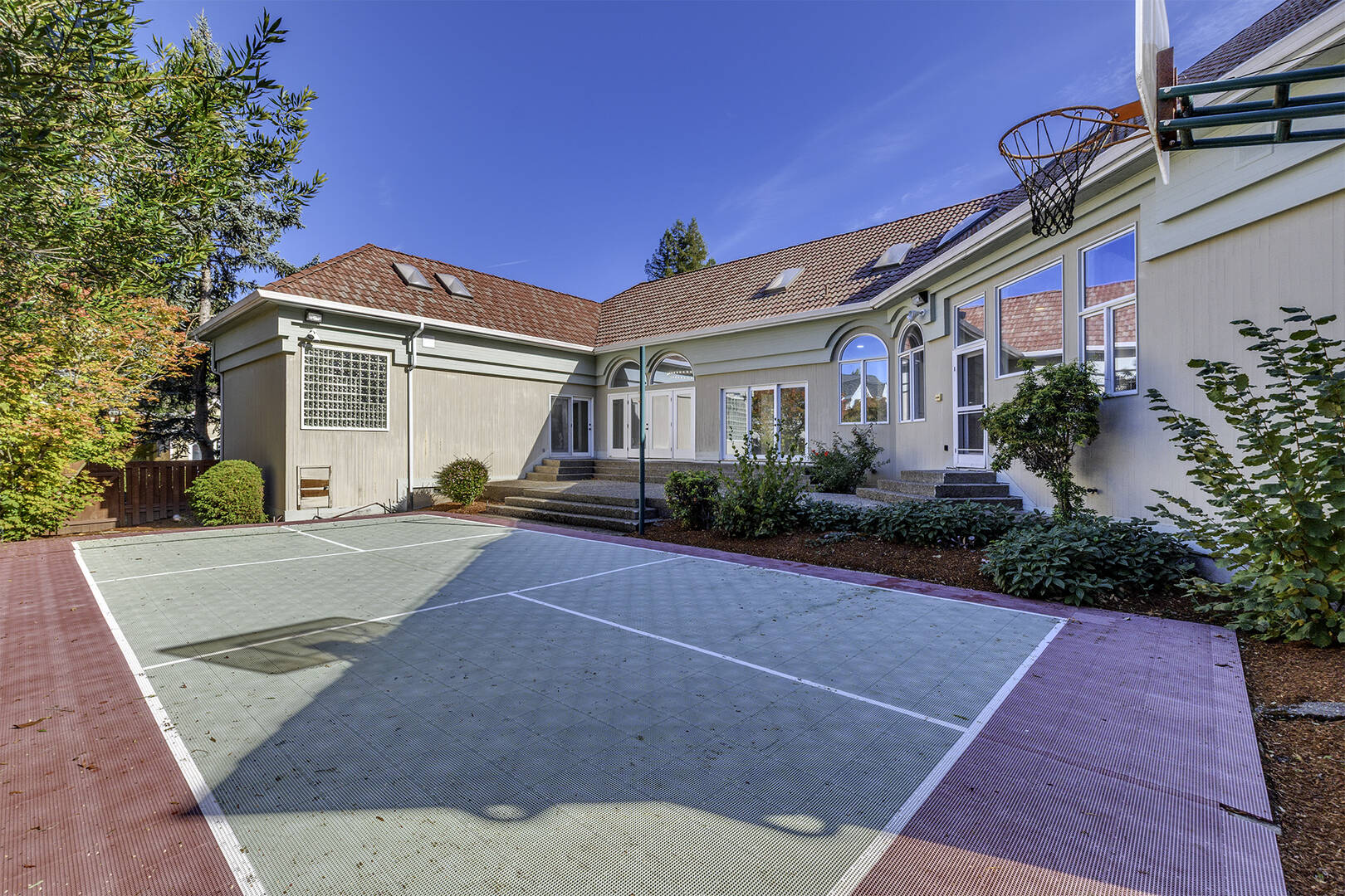 11548 NW Blackhawk Dr Portland, OR 97229