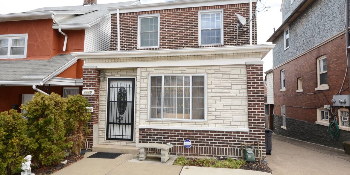 Brivity 1119 Greenfield Avenue Pittsburgh, PA 15217