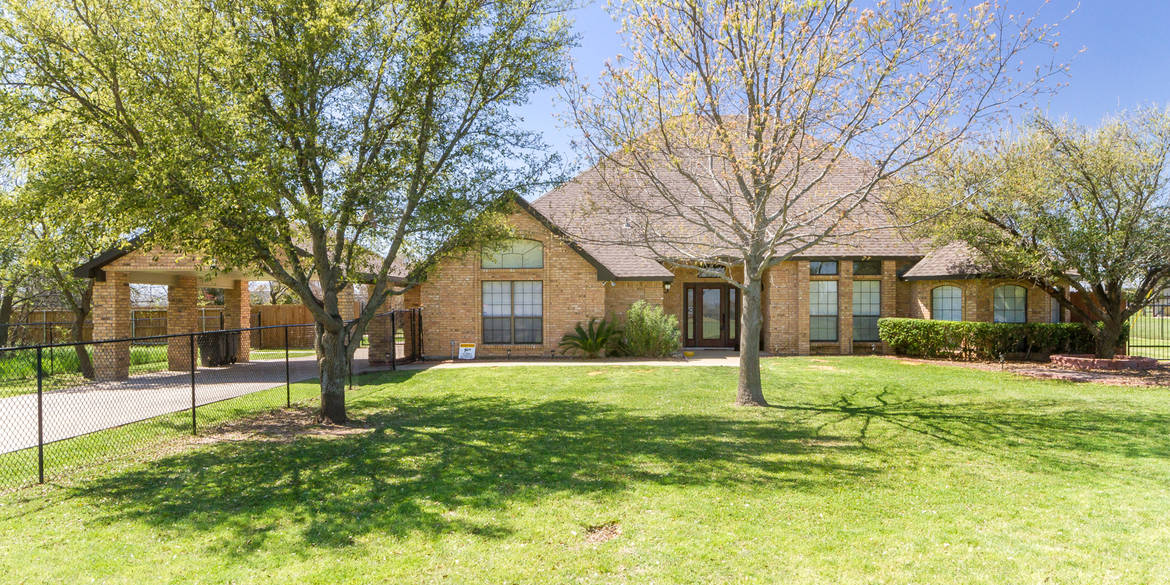 Brivity 4400 Ascot Dr. Cleburne, TX 76033