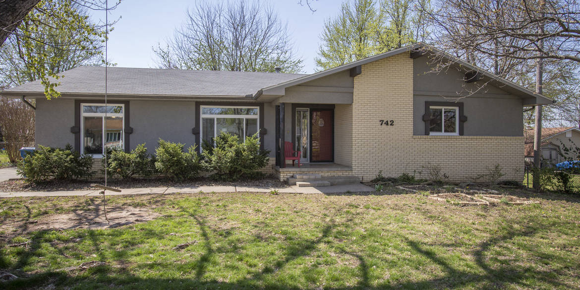 Brivity 742 E Smith St Springfield, MO 65803