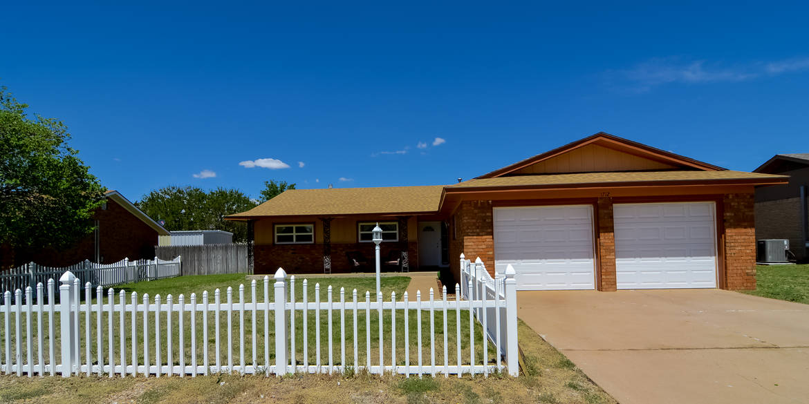 Brivity 1712 Glenarm Clovis, NM 88101