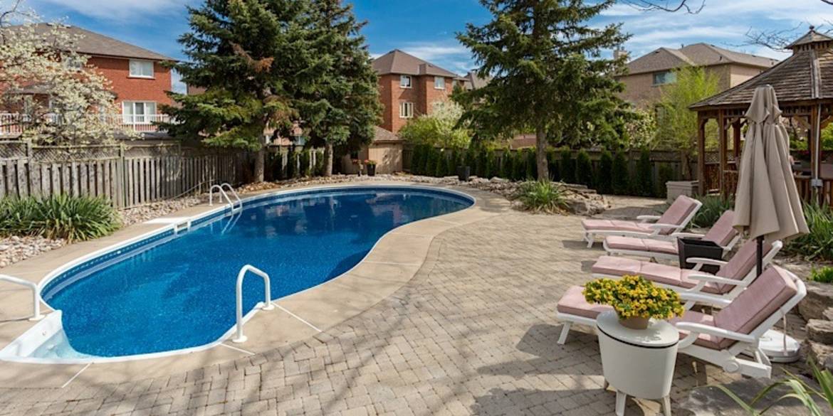 Brivity 1598 Cartier Court Mississauga, ON L5M4B2