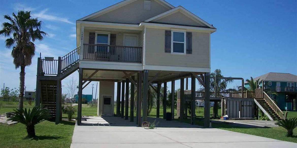 Brivity 1098 Canal West Port Bolivar, TX 77650